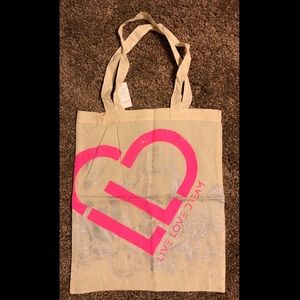 NWT Aeropostale Live Love Dream Heart Tote
